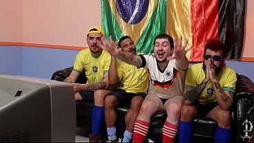 Prévia - Jogador Brasileiro Fode Alemão Durante a Copa do Mundo 2014 - Cinquenta Tons de Verde e Amarelo Episódio 1