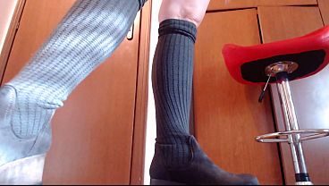 90s CRUSH POWER: Nicoletta Crushes Everything Under Her Platform Boots
