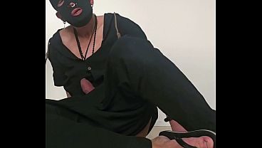 Pierced dude cumming on flip flops