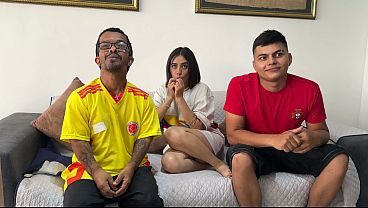 Mi mejor amigo llorando mientras me cogia a su cachonda esposa por perder la apuesta del partido de Colombia vs Portugal.
