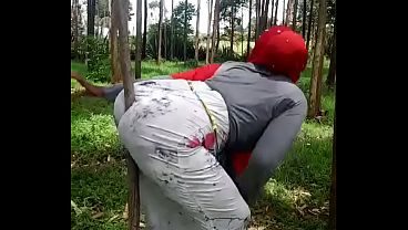 Twerking black Kenyan ass