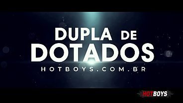 Dando gostoso pros negões pirocudos!