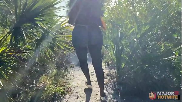 Brunette Yum Thee Boss And Rome Major's Beach Kinky Wet Session!