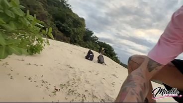 MENINA SE PERDE NA TRILHA E ENCONTRA UMA ANACONDA GIGANTE