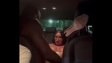 JAPONESA GOSTOSA FODE COM MOTORISTA SEM CAMISINHA E COLOCA O CORNO PRA DIRIGIR