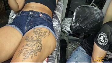 Cliente surpreende tatuador com propostas indecentes em São Paulo, vídeo completo no RED