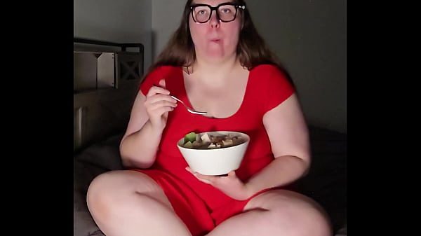 ASMR Huge Salad Mukbang: BBW Crunching and Gulping (4K Portrait)