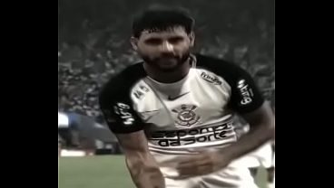 Yuri Alberto metendo com força