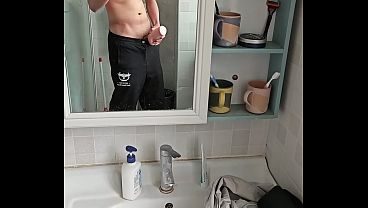露脸操飞机杯射精