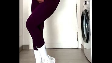 Pissing My Leggings After The Gym: Got Home With A Bursting Full Bladder Wetting My Yoga Pants & Panties
