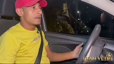 Putaria dentro do carro do Uber amigo