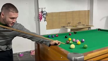 Eu e o Sr Carmona jogando a bola no buraco juntos. Podemos fazer isso com você também?