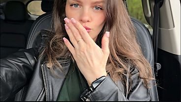 Jerking off my pussy in a public placeI'm fingering my pussy in a public place.