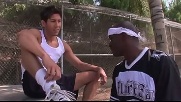 Gay black guy picks up whtie for some hardcore anal fun
