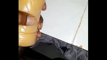 Jerking off S12 E5