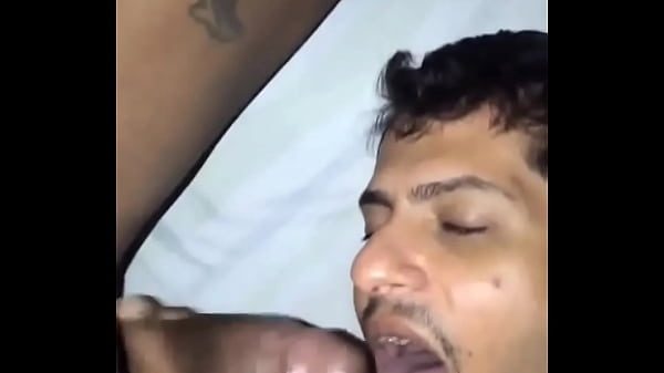 Negao pauzudo cheio de tesao viajou na minha mamada até gozar na minha boca