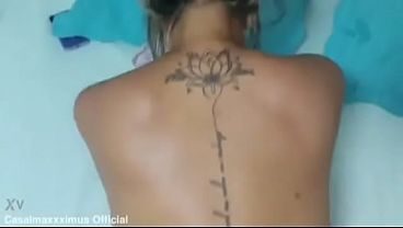 Rabuda gostosa tem um cu guloso e apertado fode com vontade no pauzão do dotado