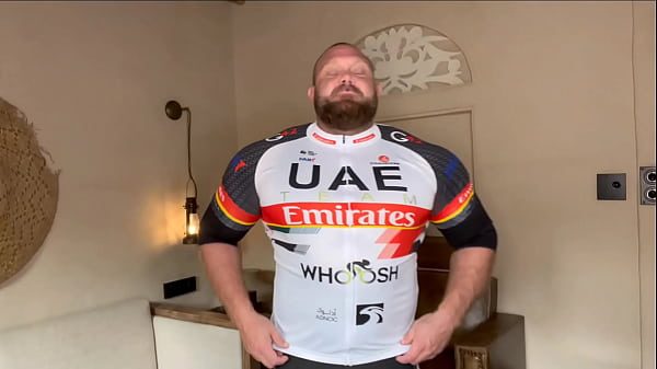 LYCRA FETISH METAL BENDING MUSCLE WORSHIP WITH CUM EATING ENDING