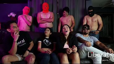 gang bang a milf y chica petite las dejan bien folladas