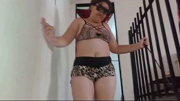 Revelação do porno em mais um vídeo convidando o marido para uma trepada gostosa e ele não resistiu foi na hora