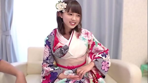 成人式帰りの隠れ爆乳Gカップ20歳 記念撮影と称してハメ撮りを撮影 3