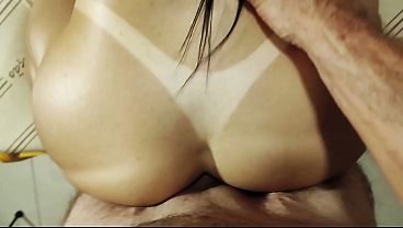 Featuring the return of actress Rebecca Santos in full force with plenty of anal sex, including a cumshot inside her ass during a very hot conversation in bed with Vagninho.