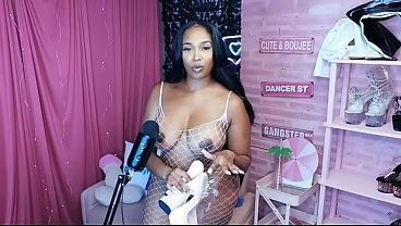 Late night lingerie try on