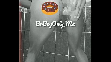 Jugando con mi dildo y chorreando