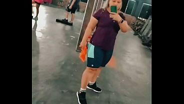 Gordinha gostosa Jana fazendo academia muito bunduda