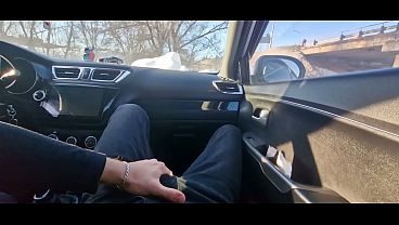 Cruise fucking on the highway, we are visible but we fuck naked without condoms with sperm.