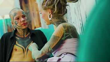 Tattooed Trans Girl Lesbian Play Pussy Licking and Toy