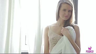 Libidinous & Captivating Mafer H Plays With Her Pink Cunt!
