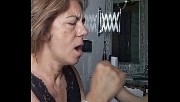Pompino improvvisato di prima mattina