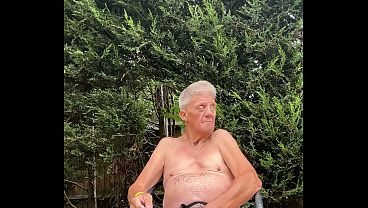 Nice wank in my garden