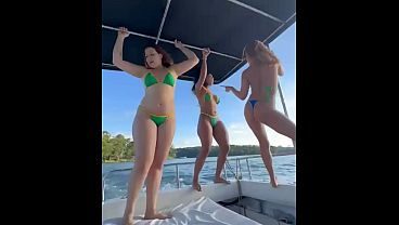 Putaria alto mar com as amigas da minha esposa