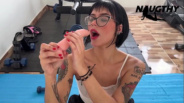 Delicious exercise routine with beautiful hot girl