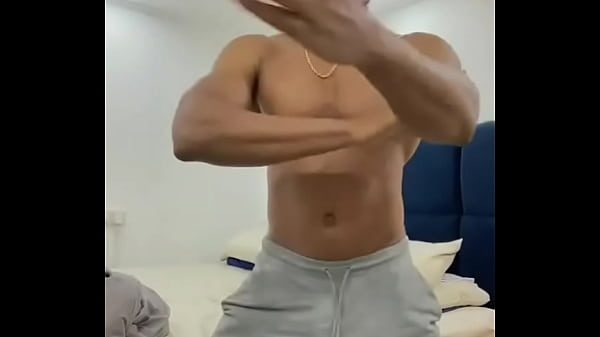 Black hung bulge