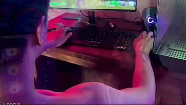 Ven yo te pongo a jugar con mi culo bb y disfrutamos de los videojuegos