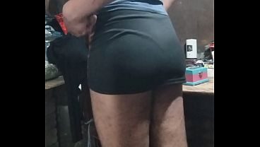 Transparentando calzon con faldita gay