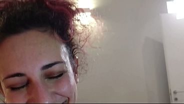 Una zoccola dal viso dolce vuole essere sottomessa dallo psicologo disabile (parte 2)