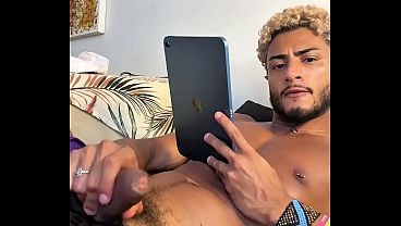 Dotado gozando muito solo