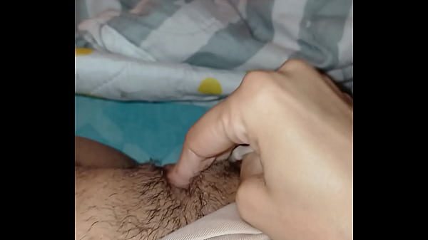 Rica mañana sentir mis dedos adentro de mi coño apretado deseando verga mañanera
