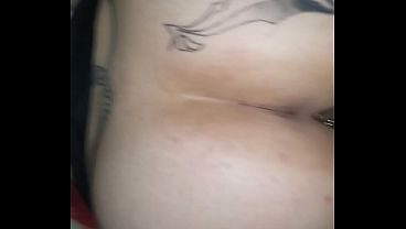 Exquisita se empapa cuando la penetran