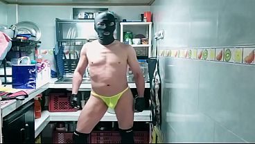 Oscar y sus tangas de fin de Año y su culo bien rico