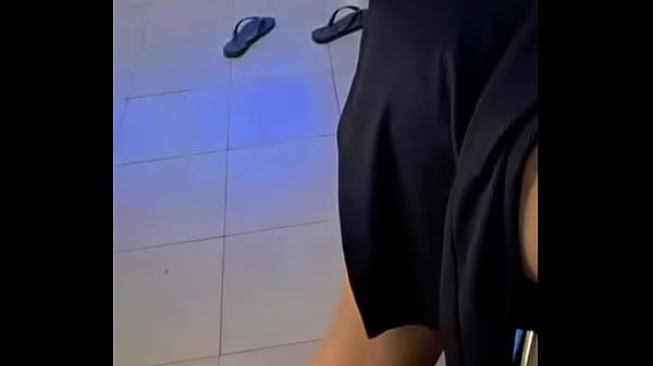Marido flagra Sapatona pegando sua Esposa