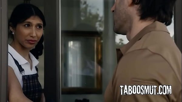 Hot Latina Babe Fucked By The Delivery Guy - Penelope Woods